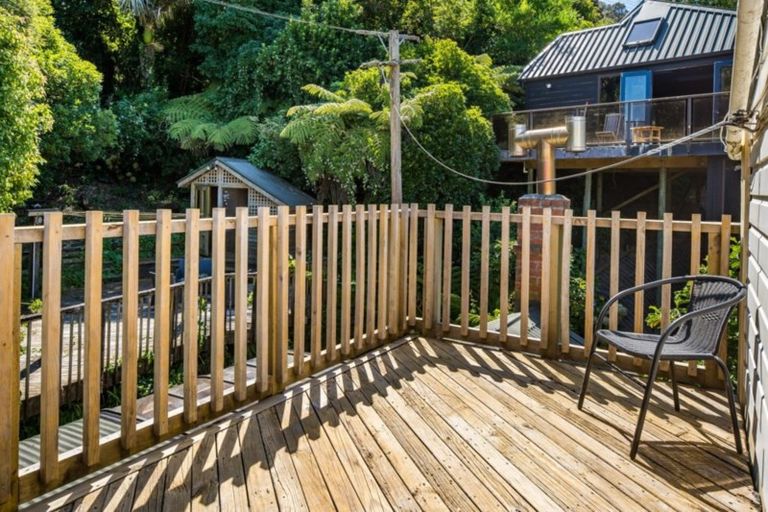 Photo of property in 21 Ferry Road, Days Bay, Lower Hutt, 5013