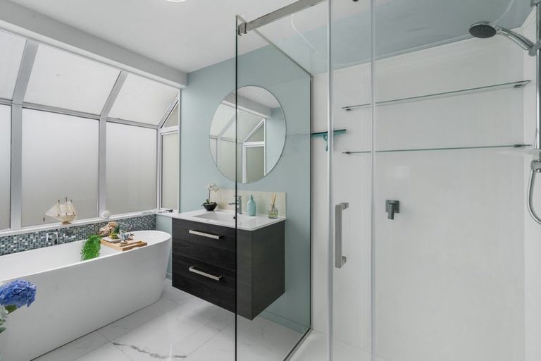 Photo of property in 33 Glenburn Place, Avonhead, Christchurch, 8042