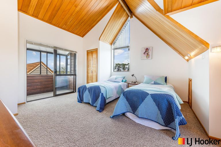 Photo of property in 56 Carnoustie Drive, Wattle Downs, Auckland, 2103