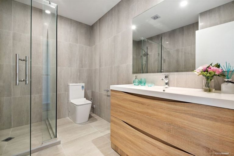 Photo of property in 5 Peony Mews, Oteha, Auckland, 0632