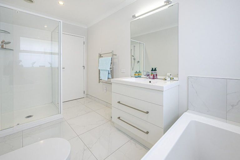 Photo of property in 9 Rotomanu Place, Pyes Pa, Tauranga, 3112