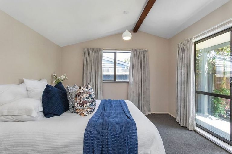 Photo of property in 21 Rosanna Place, Aranui, Christchurch, 8061