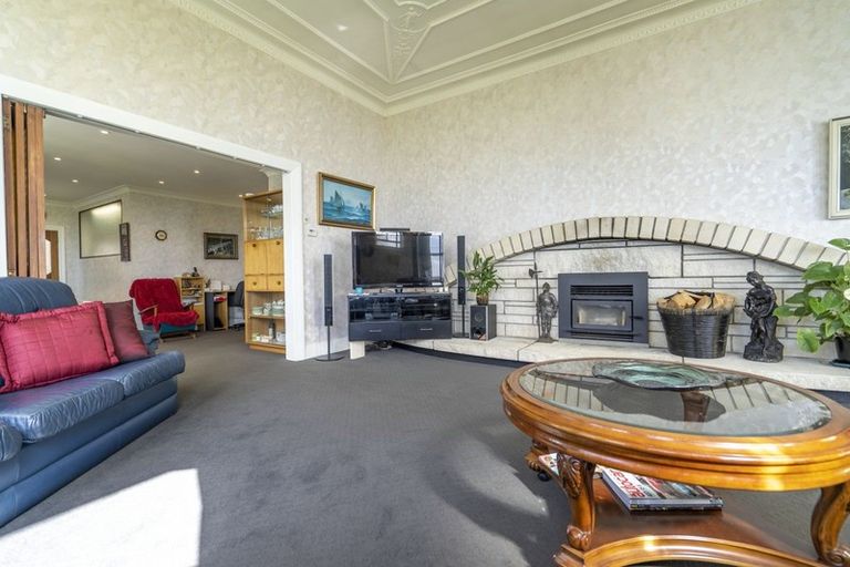 Photo of property in 160 Marine Parade, Bluff, 9814