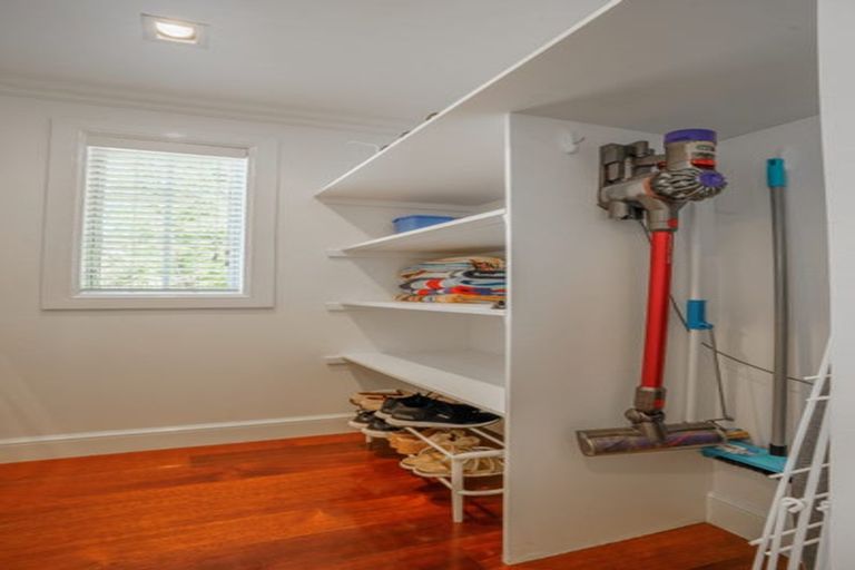 Photo of property in 16 Chapel Street, Russell, 0202