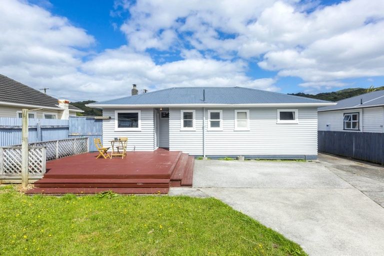Photo of property in 10 Roberts Street, Wainuiomata, Lower Hutt, 5014
