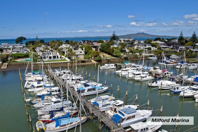 Photo of property in 2/19 Craig Road, Milford, Auckland, 0620