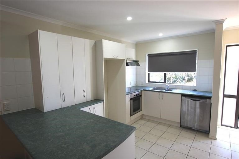 Photo of property in 86d Naylors Drive, Mangere, Auckland, 2022