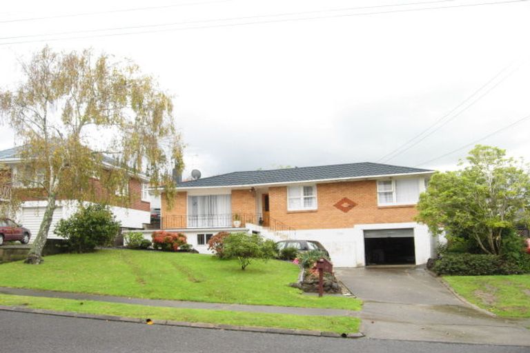 Photo of property in 26 Portadown Avenue, Pakuranga Heights, Auckland, 2010