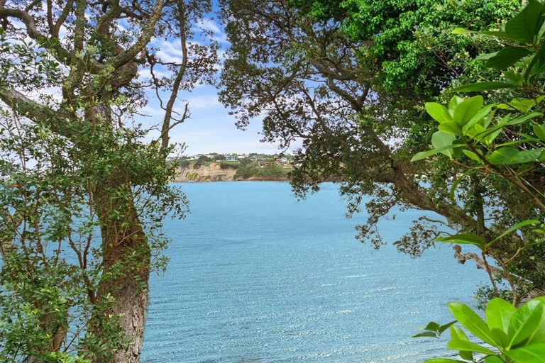 Photo of property in 59-61 Rock Isle Road, Torbay, Auckland, 0630