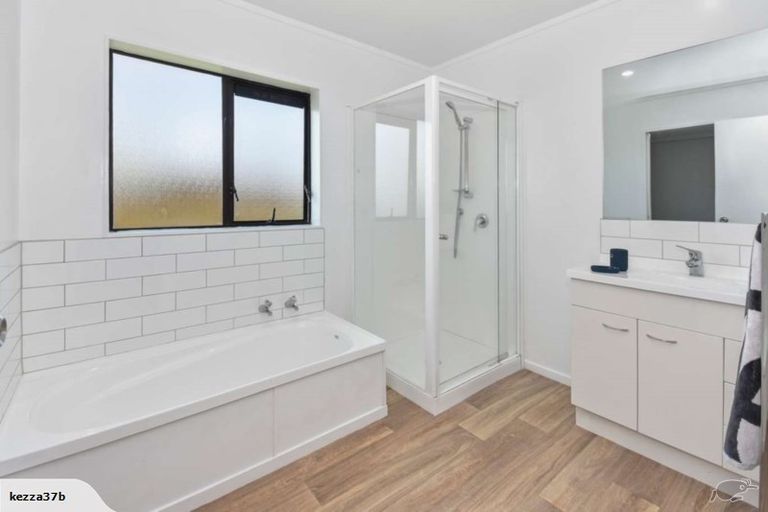 Photo of property in 8 Colt Place, Randwick Park, Auckland, 2105