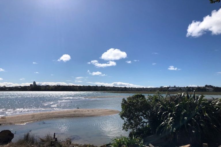 Photo of property in 63a Beresford Street, Bayswater, Auckland, 0622