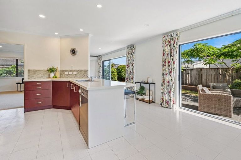 Photo of property in 11 Kihi Place, Ruakaka, 0116