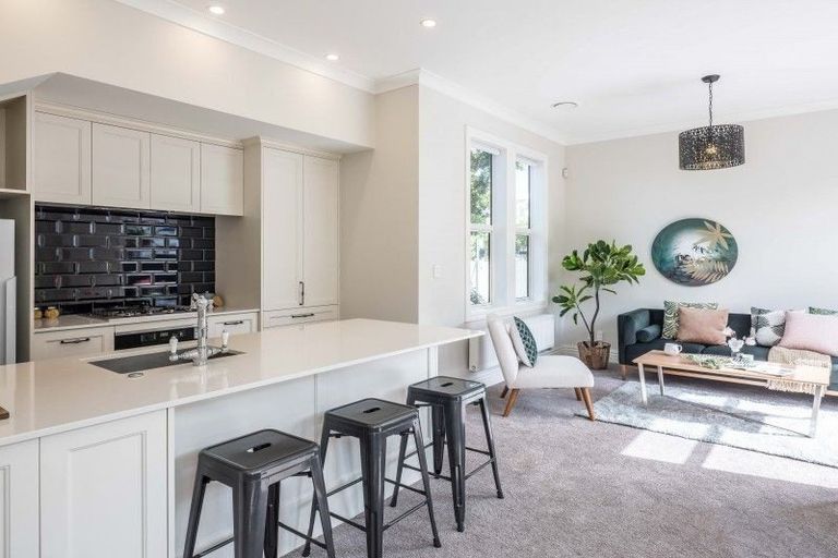 Photo of property in 51 Tinakori Road, Thorndon, Wellington, 6011