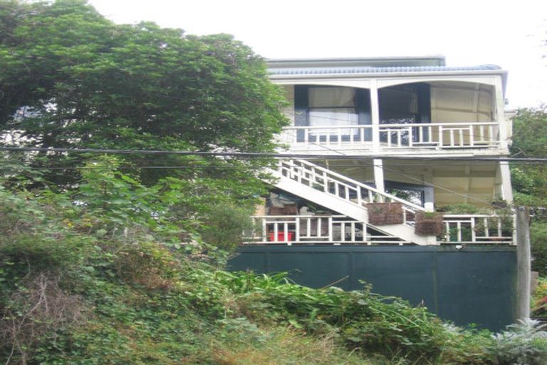 Photo of property in 90 Glenmore Street, Northland, Wellington, 6012