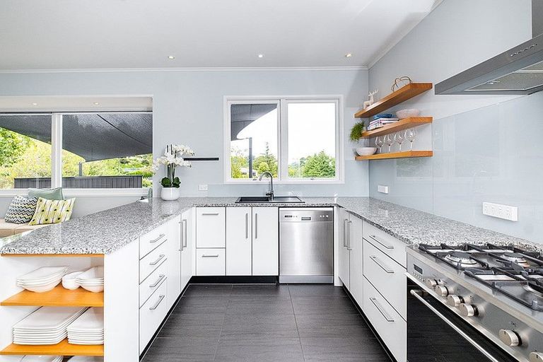 Photo of property in 13 Awarua Crescent, Havelock North, 4130