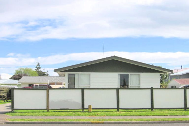 Photo of property in 44 Gloucester Road, Mount Maunganui, 3116