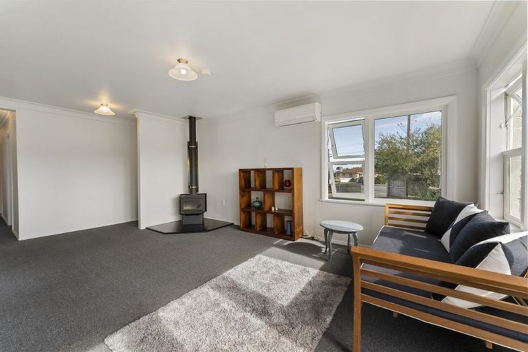 Photo of property in 28 Freemans Road, Otaki, 5512