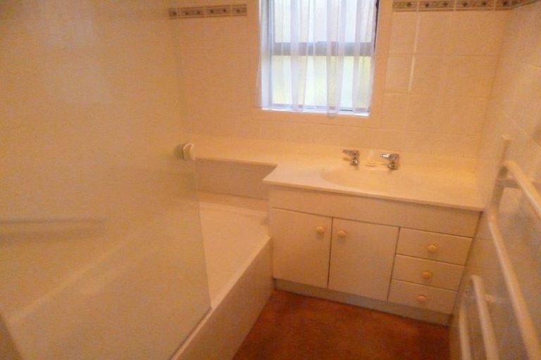 Photo of property in 34 Queen Road, Bellevue, Tauranga, 3110