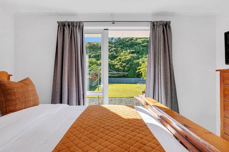 Photo of property in 65 Gillespies Road, Birchville, Upper Hutt, 5018