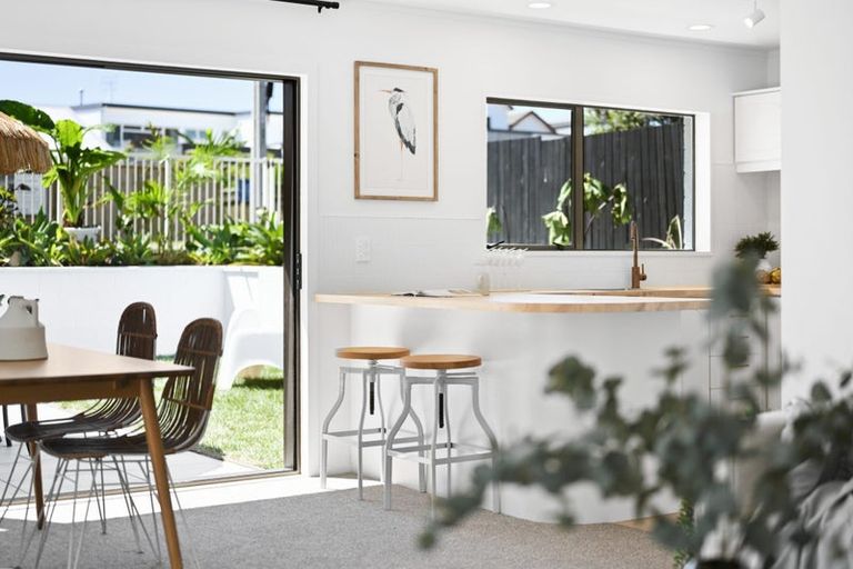 Photo of property in 124a Karewa Parade, Papamoa Beach, Papamoa, 3118