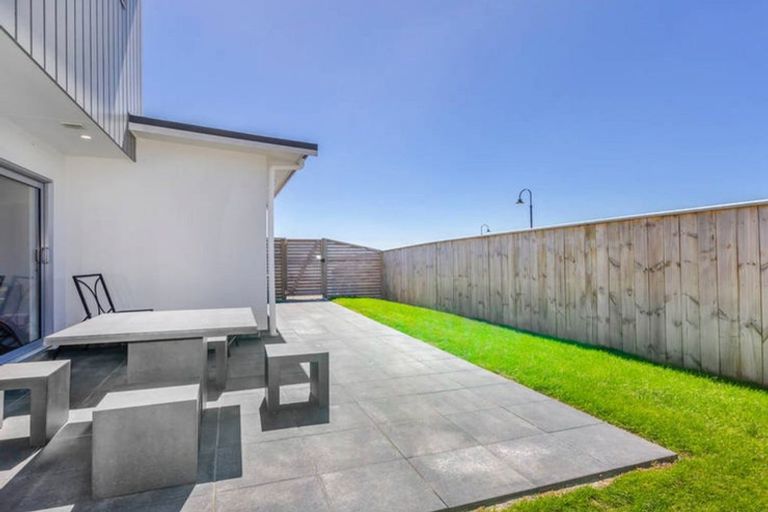 Photo of property in 27 Waitaria Terrace, Aotea, Porirua, 5024