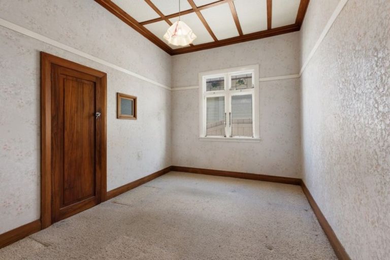 Photo of property in 27 Central Terrace, Alicetown, Lower Hutt, 5010