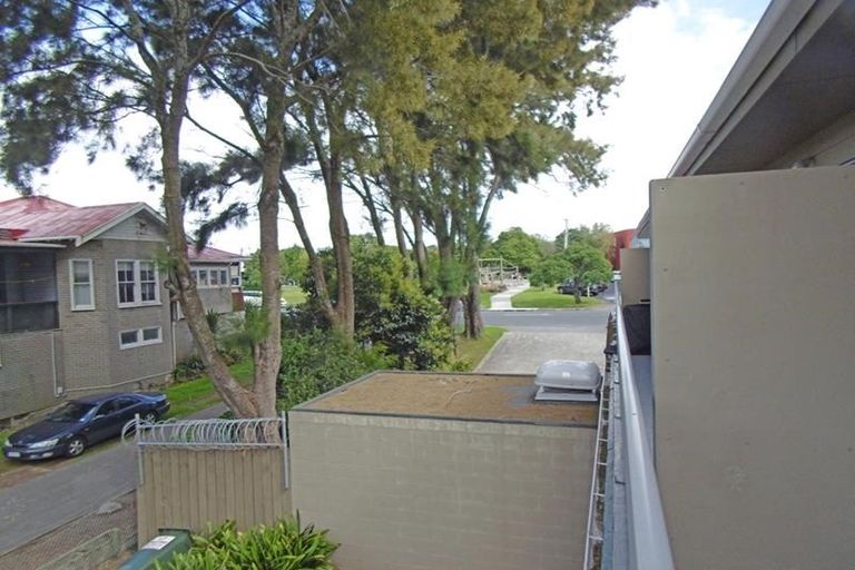 Photo of property in 205/26 Morningside Drive, Morningside, Auckland, 1025