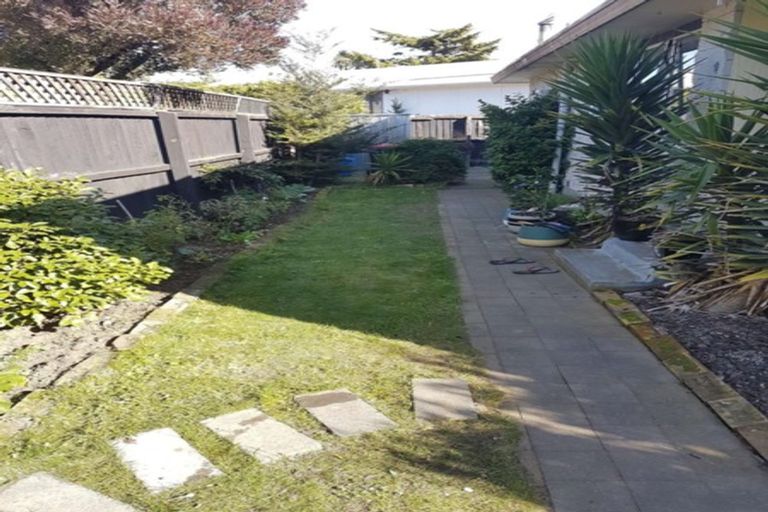 Photo of property in 2/442c Mairehau Road, Parklands, Christchurch, 8083