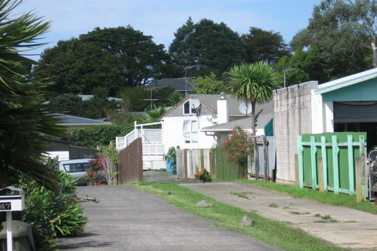 Photo of property in 2/49 Hilling Street, Titirangi, Auckland, 0604