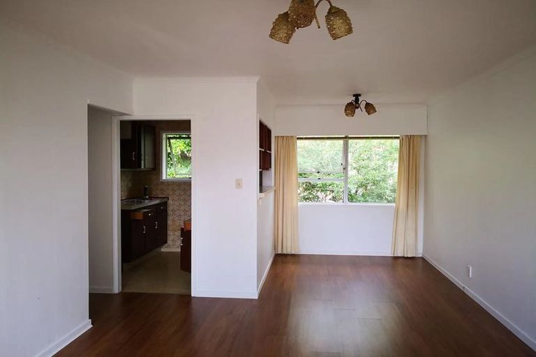 Photo of property in 1/454 East Coast Road, Windsor Park, Auckland, 0630