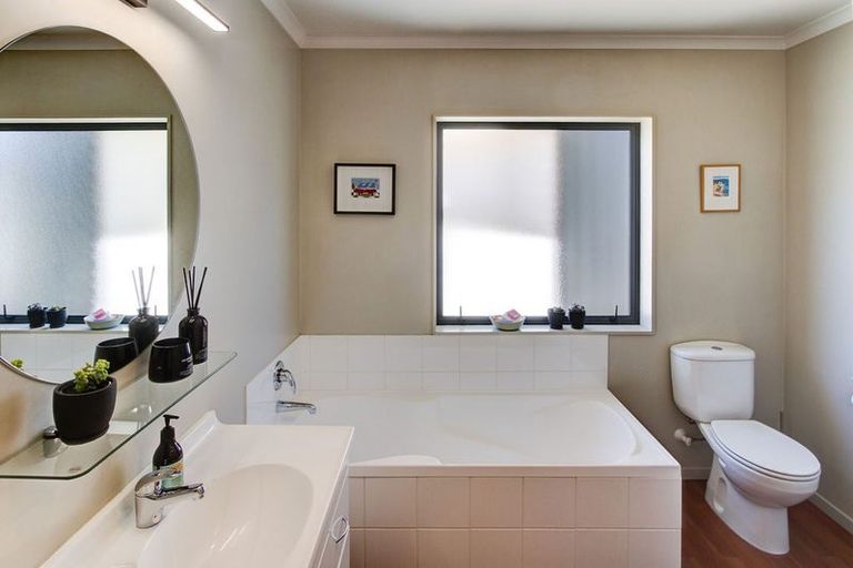 Photo of property in 11 Niger Street, Wanaka, 9305