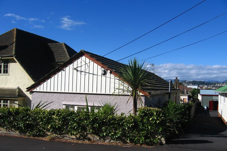 Photo of property in 185 Sutherland Road, Lyall Bay, Wellington, 6022