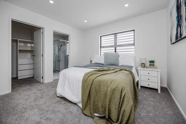 Photo of property in 8e Arimu Road, Papakura, 2110