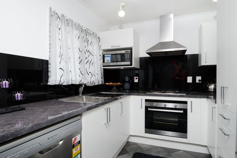 Photo of property in 6a Powell Place, Henderson, Auckland, 0610