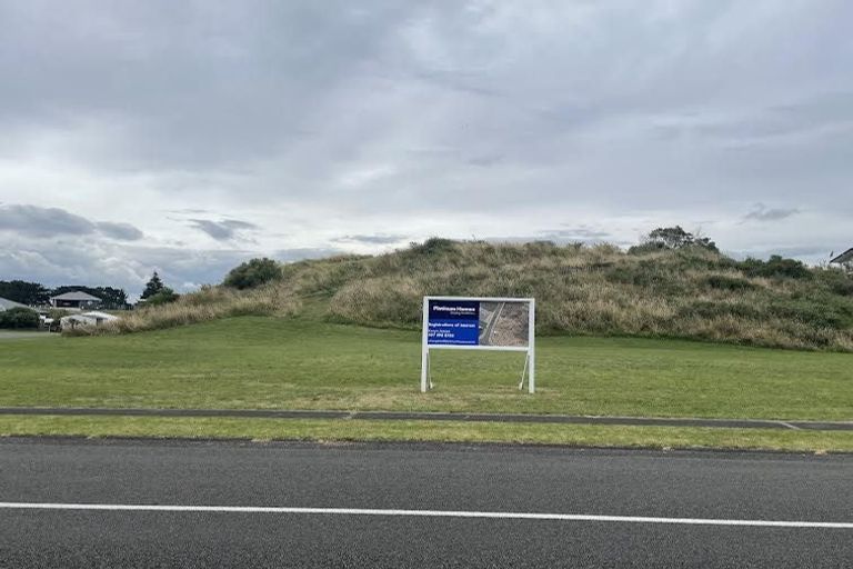 Photo of property in 16 Longbeach Drive, Castlecliff, Whanganui, 4501