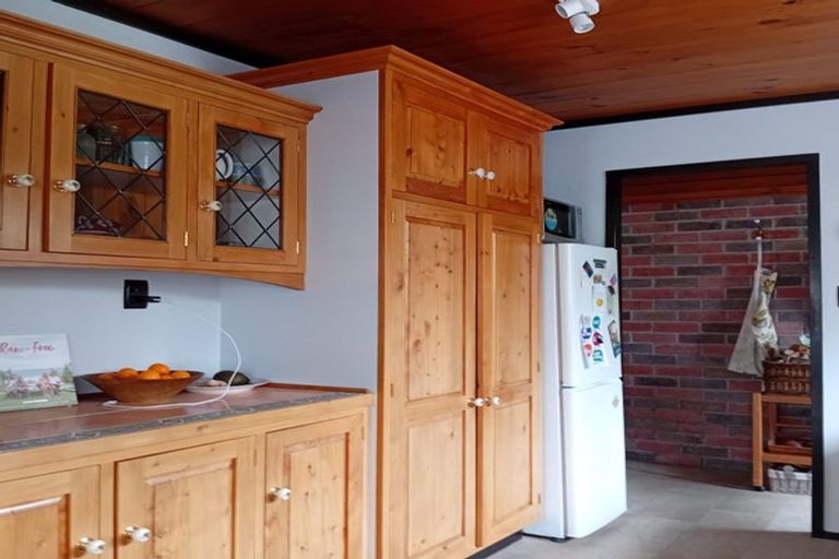 Photo of property in 12 Deller Drive, Carterton, 5713