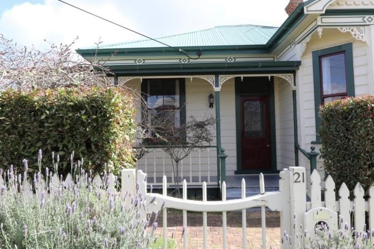 Photo of property in 2/21 Cowper Street, Devonport, Auckland, 0624
