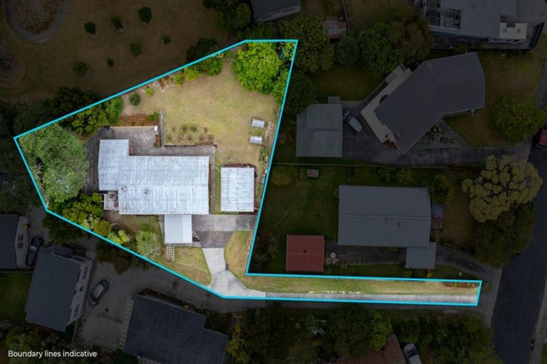 Photo of property in 16 Rosalind Road, Glenfield, Auckland, 0629