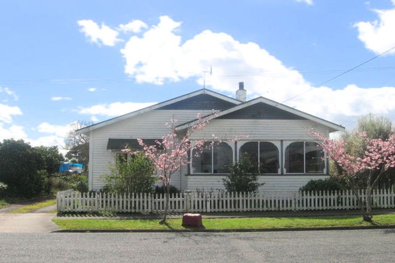 Photo of property in 18 Park Street, Hikurangi, 0114