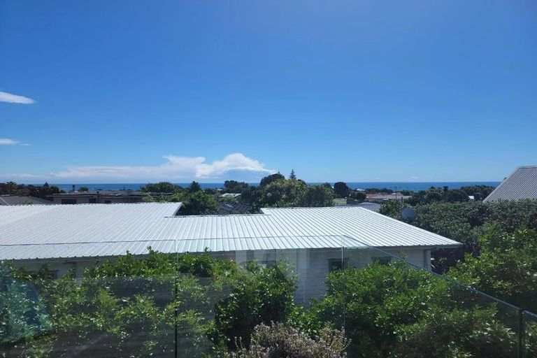 Photo of property in 1152b South Road, Oakura, 4314