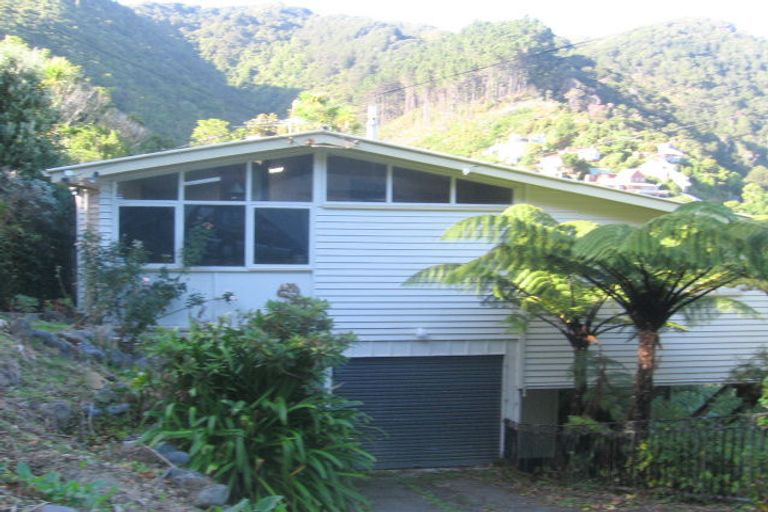 Photo of property in 46 Waitohu Road, York Bay, Lower Hutt, 5013