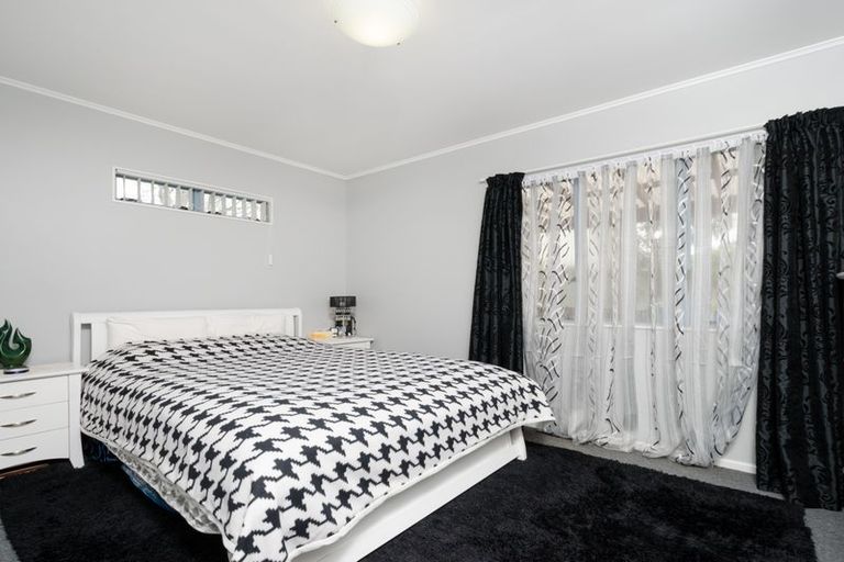 Photo of property in 6a Powell Place, Henderson, Auckland, 0610