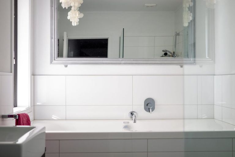 Photo of property in 180 Te Wahapu Road, Russell, 0272