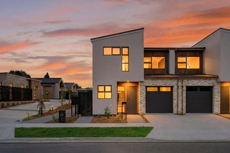 Photo of property in 12 Ngarara Road, Waikanae, 5036