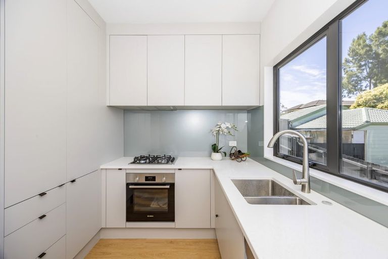 Photo of property in 24b Gladys Avenue, Glenfield, Auckland, 0629