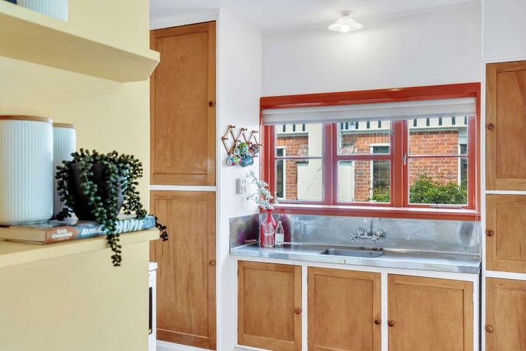 Photo of property in 174 Cook Street, West End, Palmerston North, 4410