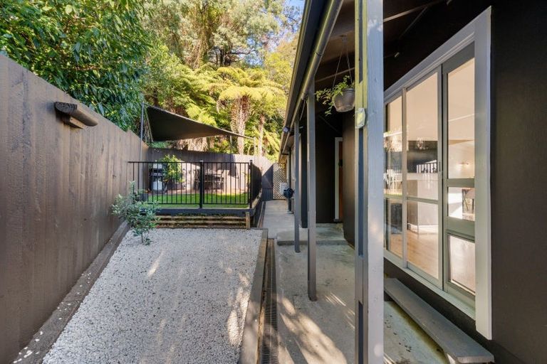 Photo of property in 33 Milton Terrace, Picton, 7220