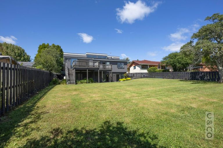 Photo of property in 19 Maude Street, Riverhead, 0820