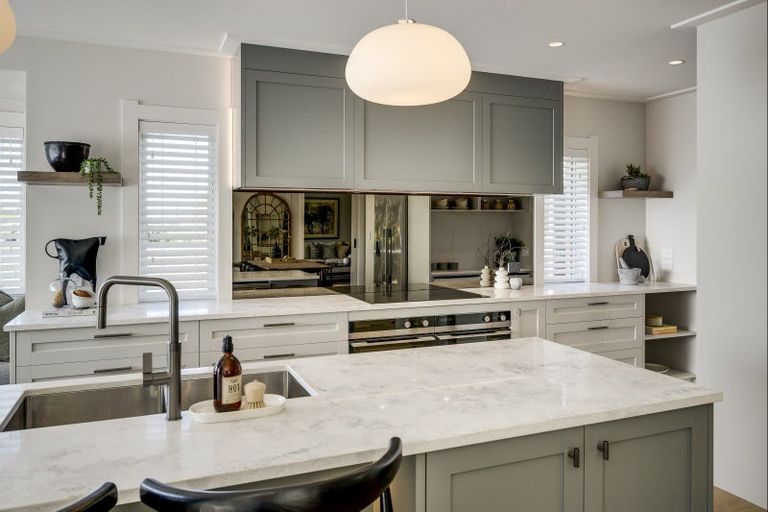 Photo of property in 71 Oak Road, Poraiti, Napier, 4112