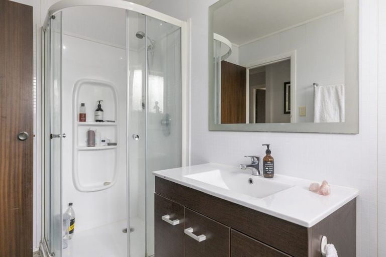 Photo of property in 11 Te Hatepe Avenue, Taupo, 3330